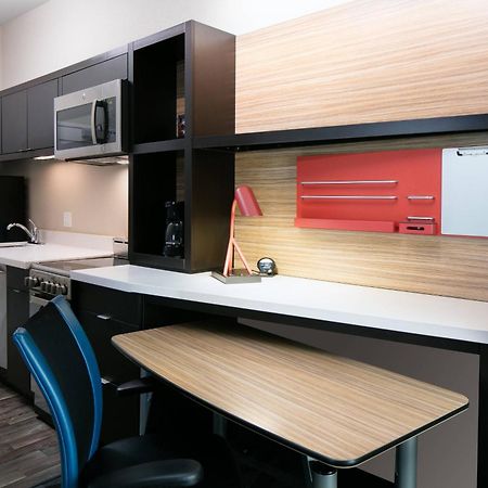 Towneplace Suites By Marriott Kansas City Airport Eksteriør billede