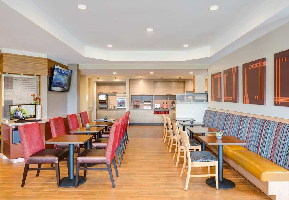 Towneplace Suites By Marriott Kansas City Airport Eksteriør billede